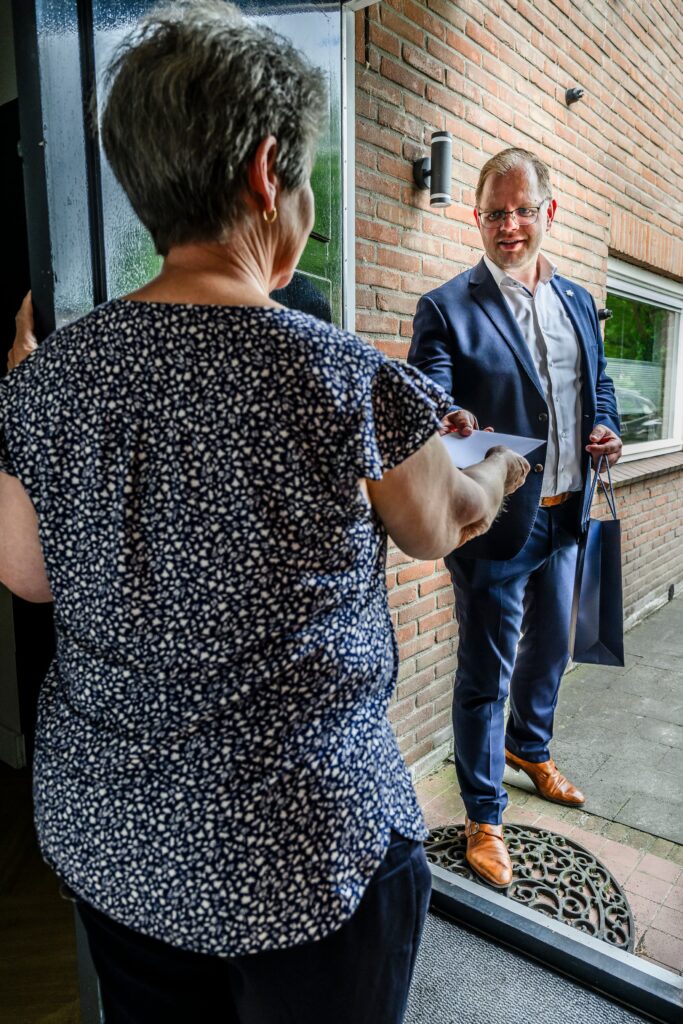 Sjoek op bezoek bij nabestaanden voor begeleiding